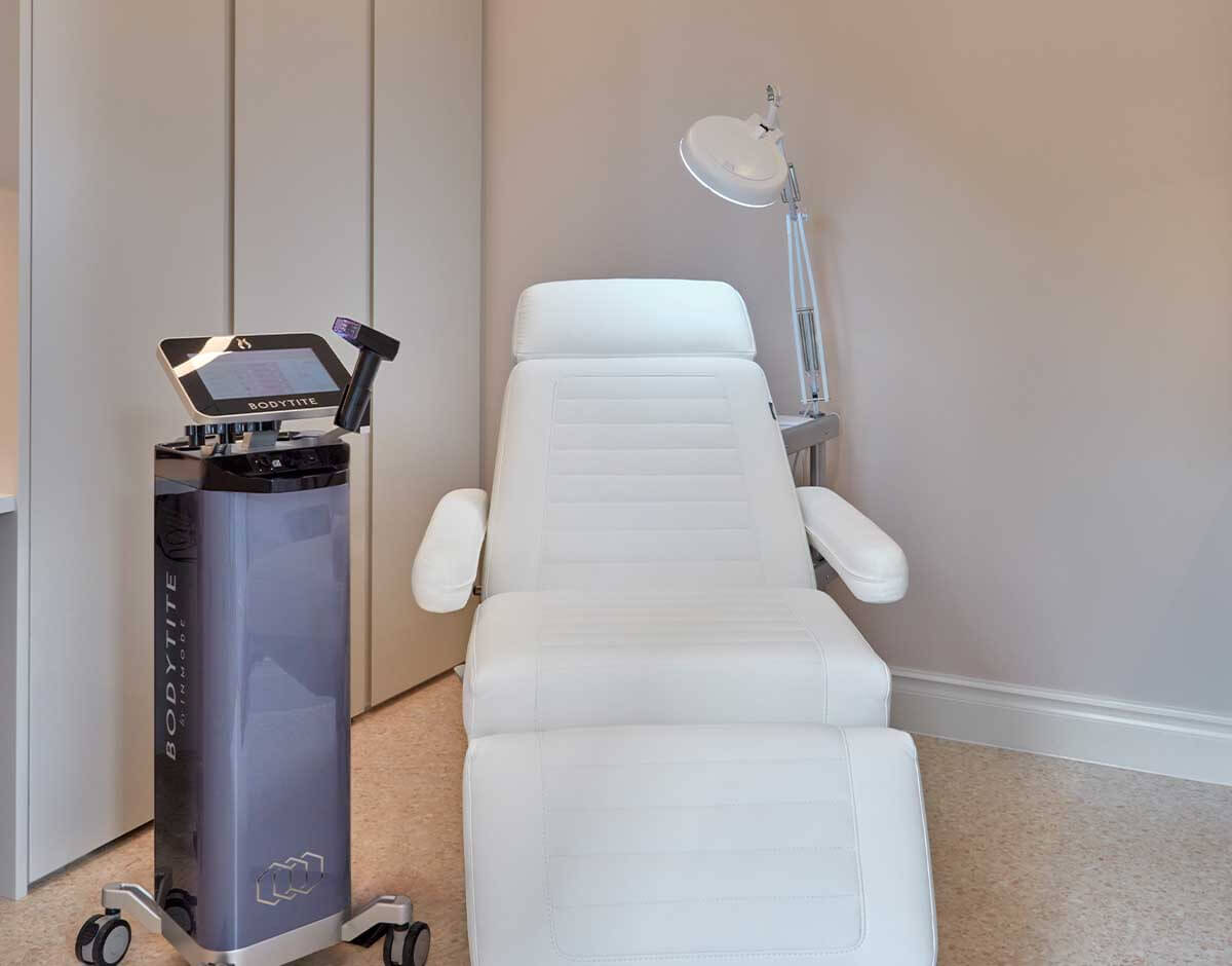 Surgical chair in Belgravia