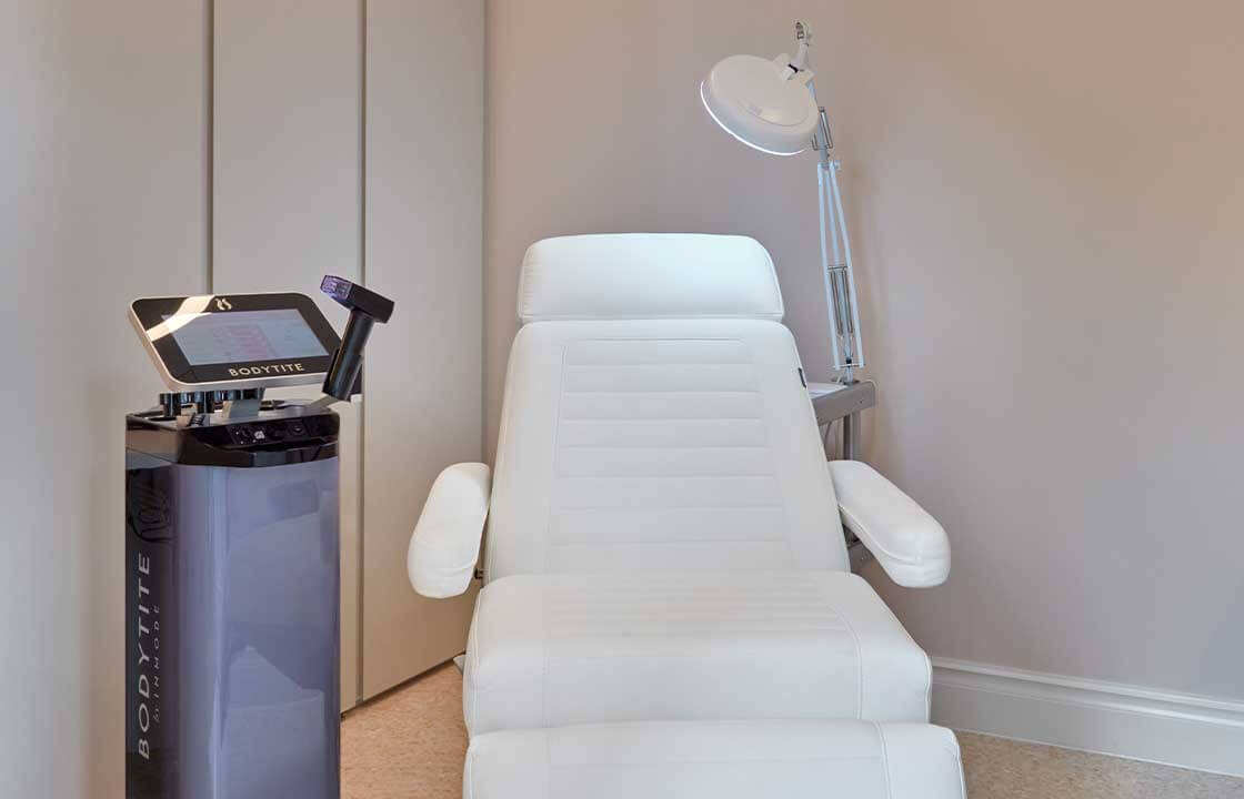 Treatment chair in Belgravia