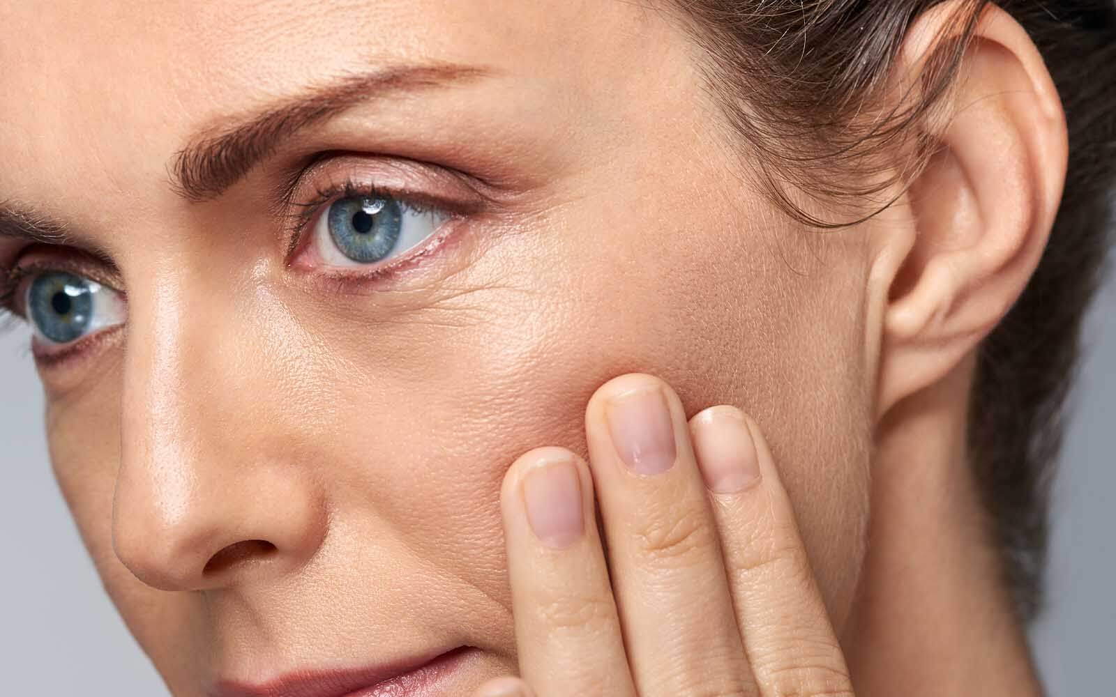 Lower Blepharoplasty treatment in Belgravia with Jonathan Dunne